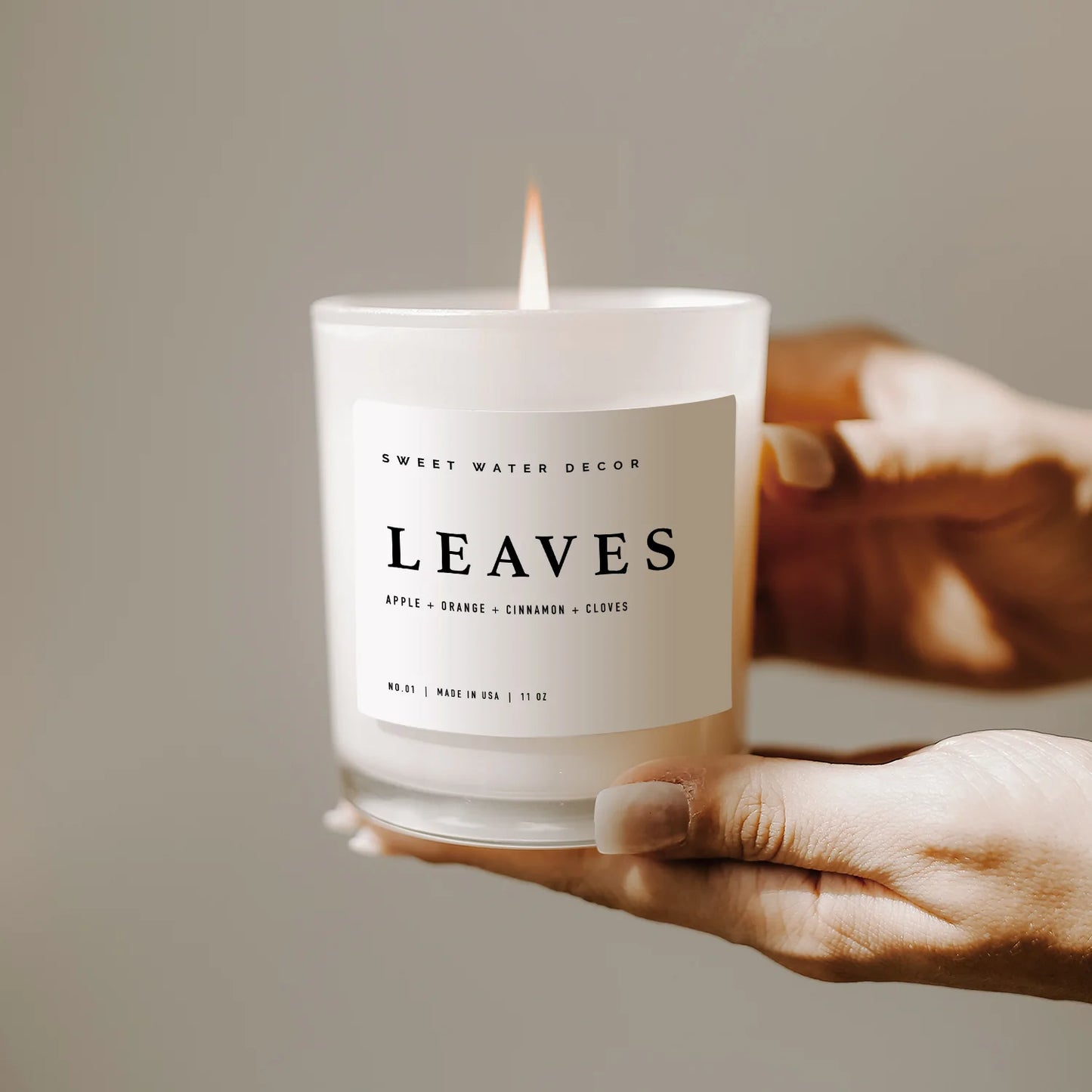 Leaves Soy Candle White Jar + Wood Lid Candle